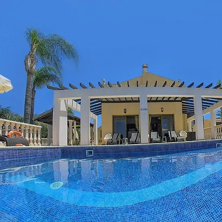 Fabulous In Coral Bay Near Beach, Amenities Villa *