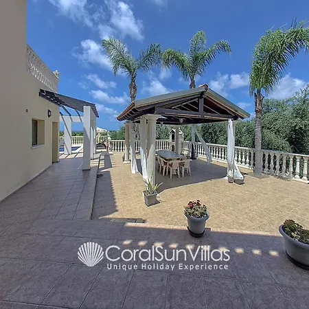 Villa Fabulous In Coral Bay Near Beach, Amenities