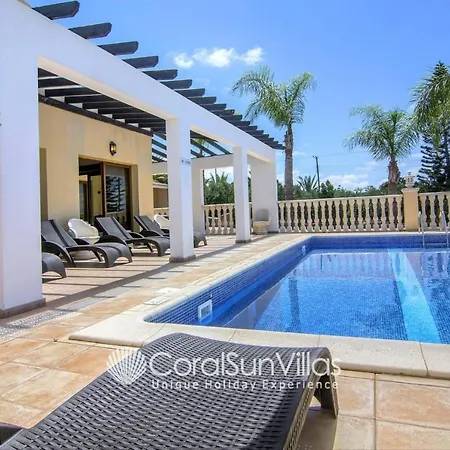 Fabulous In Coral Bay Near Beach, Amenities Villa
