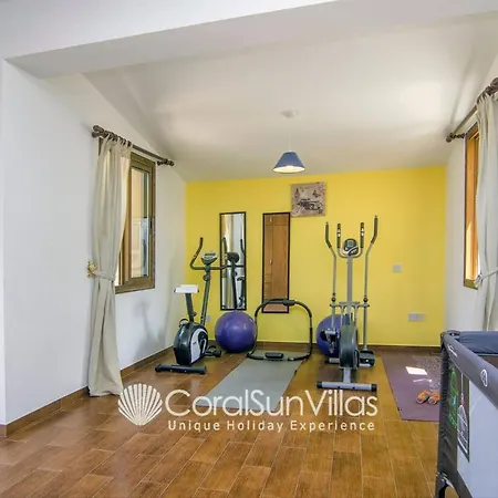 Villa Fabulous In Coral Bay Near Beach, Amenities *