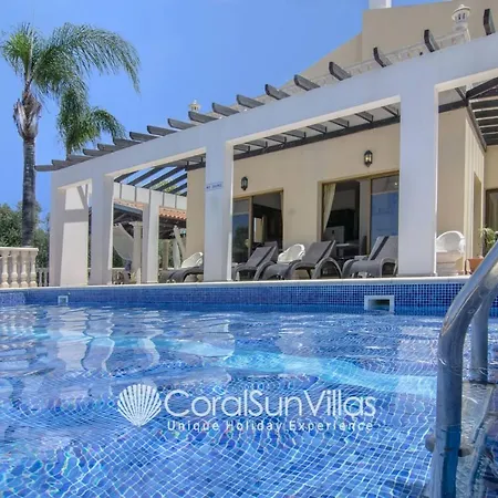 Fabulous In Coral Bay Near Beach, Amenities *