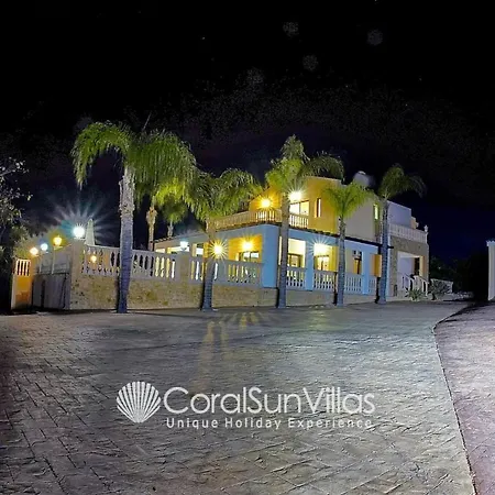 Fabulous In Coral Bay Near Beach, Amenities Villa Pegeia