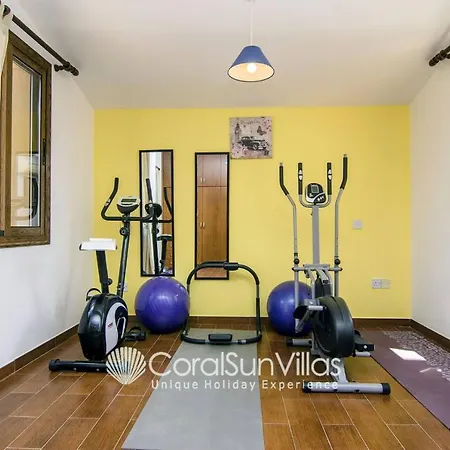 Fabulous In Coral Bay Near Beach, Amenities Pegeia