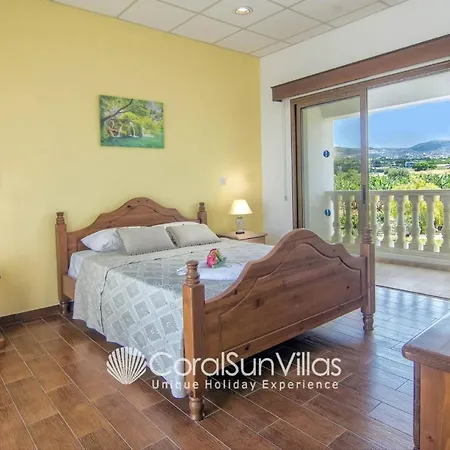 Fabulous In Coral Bay Near Beach, Amenities Villa *