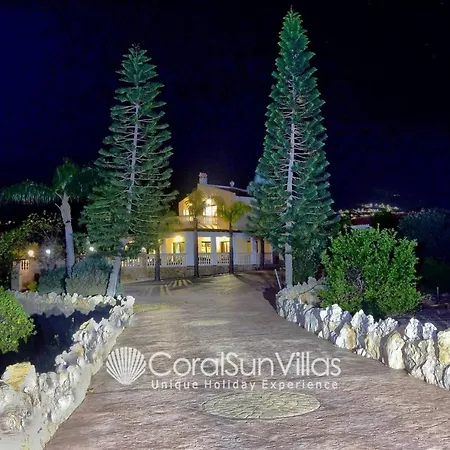 Vila Fabulous In Coral Bay Near Beach, Amenities