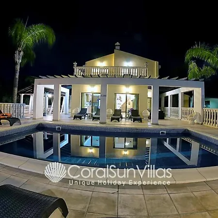 Fabulous In Coral Bay Near Beach, Amenities Villa *