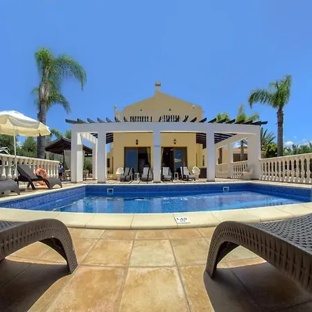 Fabulous In Coral Bay Near Beach, Amenities Villa