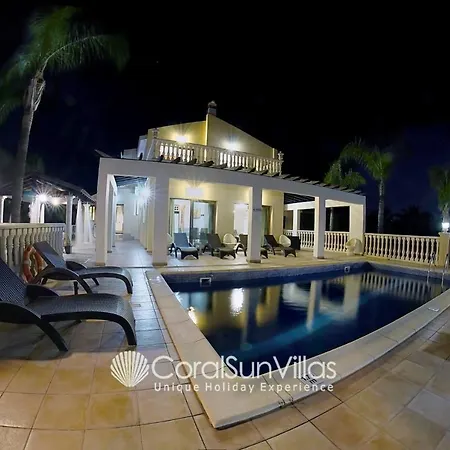 Fabulous In Coral Bay Near Beach, Amenities Villa