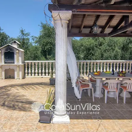 Fabulous In Coral Bay Near Beach, Amenities *