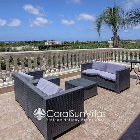 Villa Fabulous In Coral Bay Near Beach, Amenities *