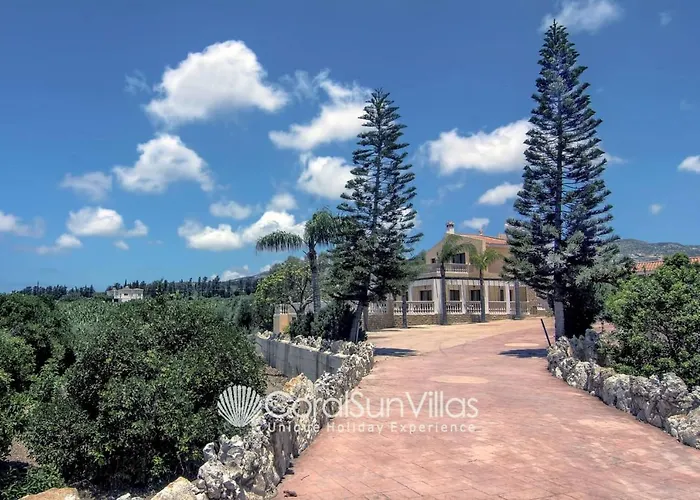 Fabulous In Coral Bay Near Beach, Amenities *