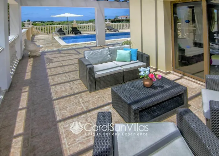 Fabulous In Coral Bay Near Beach, Amenities *