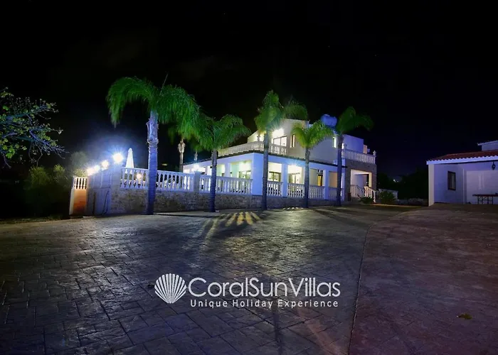 Fabulous In Coral Bay Near Beach, Amenities Pegeia