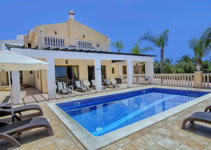 Fabulous In Coral Bay Near Beach, Amenities *