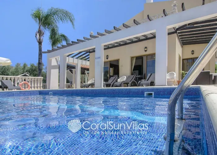 Fabulous In Coral Bay Near Beach, Amenities *