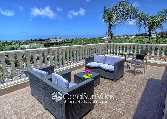 Vila Fabulous In Coral Bay Near Beach, Amenities