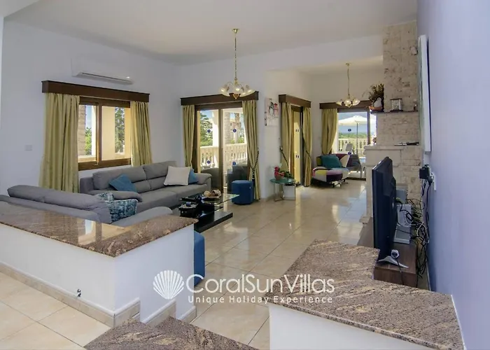 Fabulous In Coral Bay Near Beach, Amenities Vila