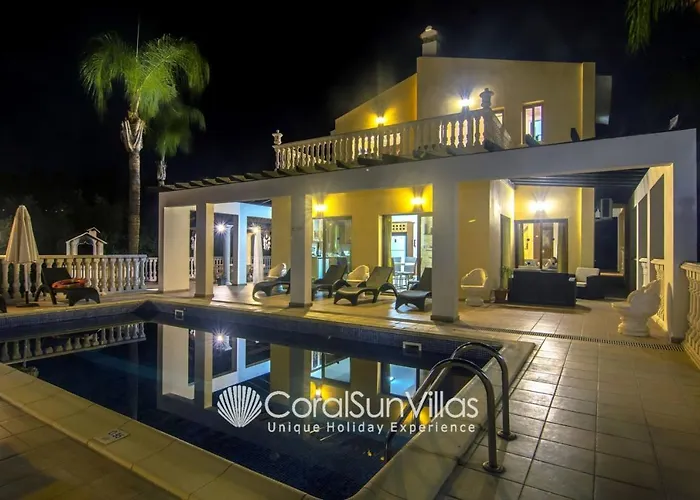 Fabulous In Coral Bay Near Beach, Amenities