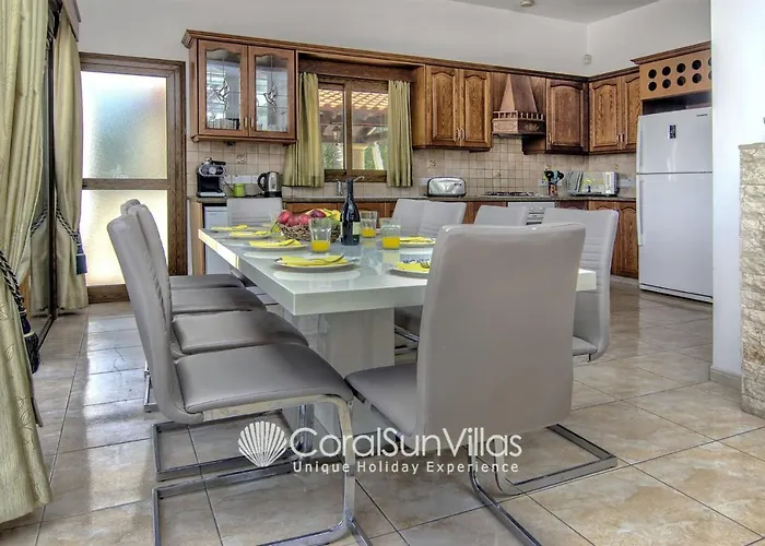 Fabulous In Coral Bay Near Beach, Amenities Βίλα Πέγεια