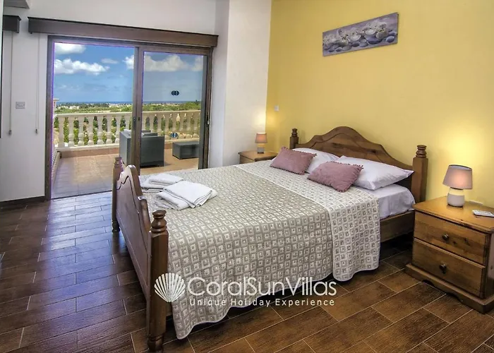 Fabulous In Coral Bay Near Beach, Amenities *