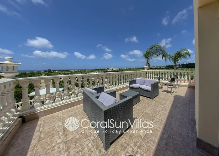 Fabulous In Coral Bay Near Beach, Amenities Βίλα